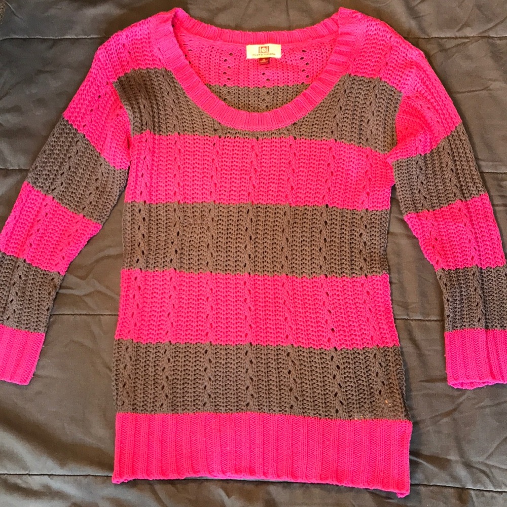 L.E.I. Women’s sweater
